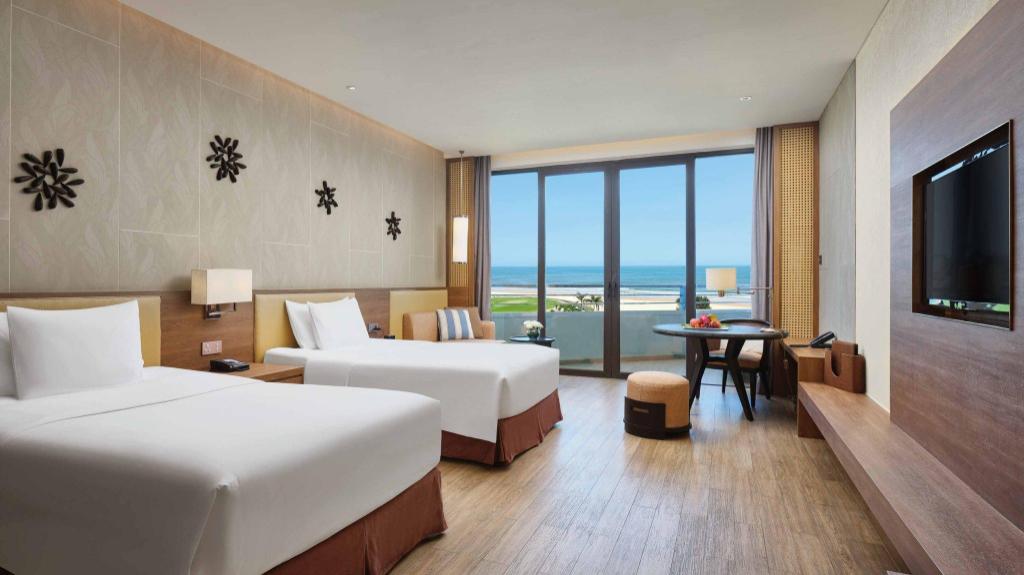 Feature, Twin Beds, Smoking