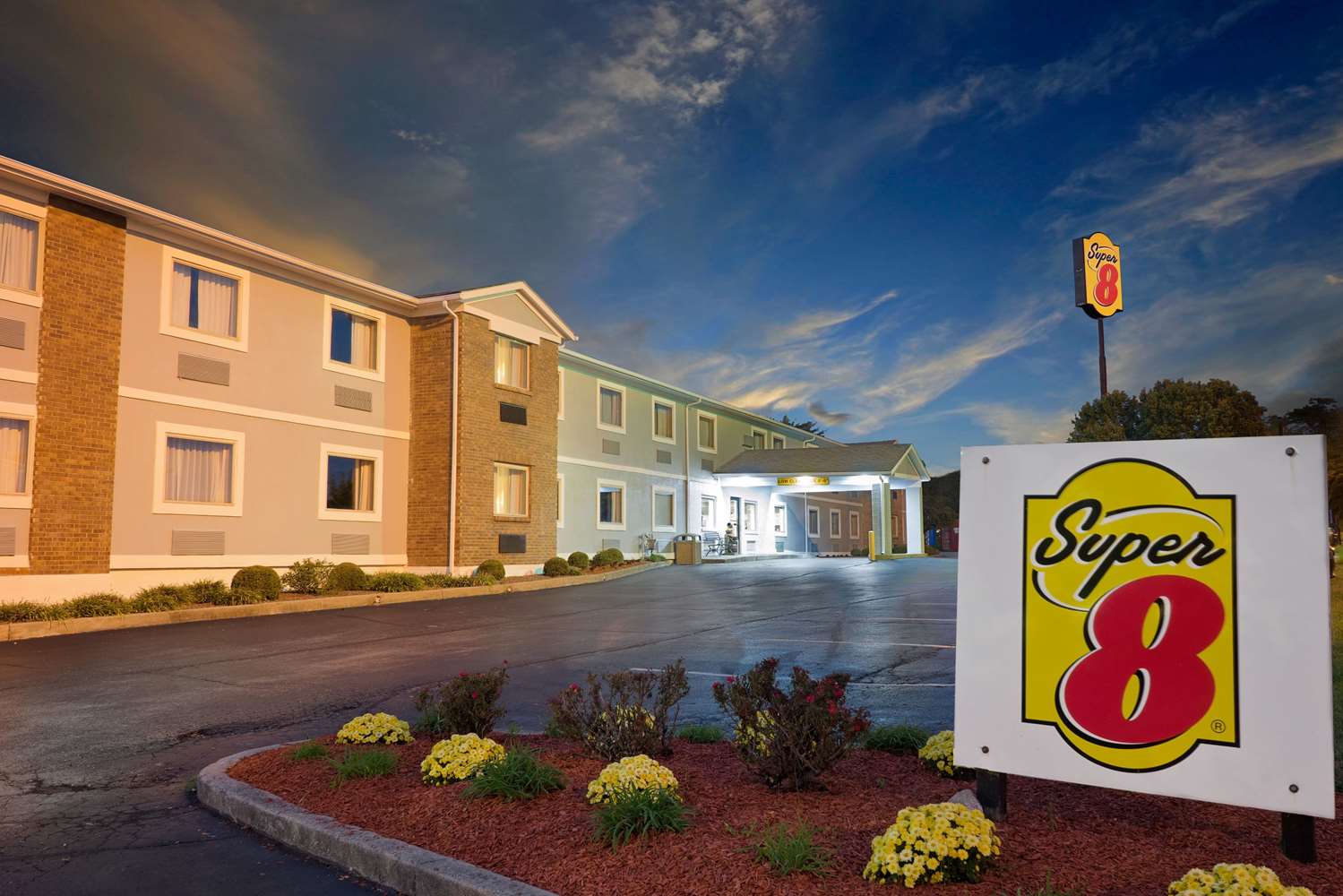 Super 8 by Wyndham Lexington/Hamburg Area 16/19