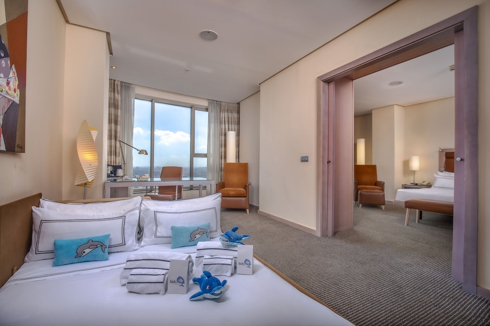 Melia Valencia Palacio de Congresos Formely Hilton Valencia 43/73