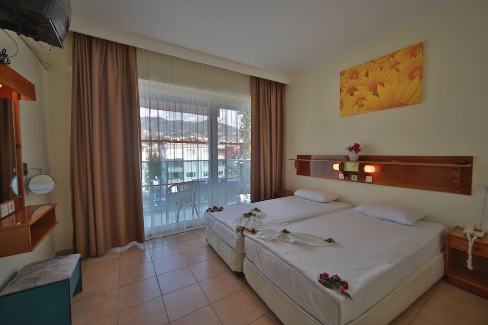 Gallion Hotel 27/73