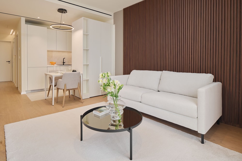 Petram Resort & Residences 46/68