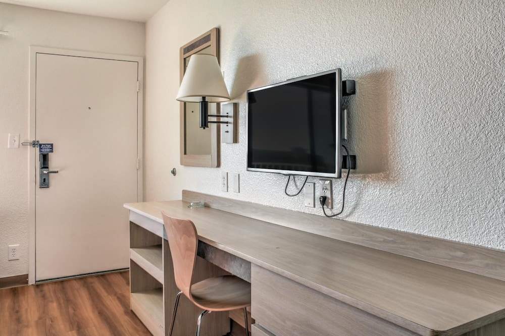 Motel6 Mojave, CA 18/69