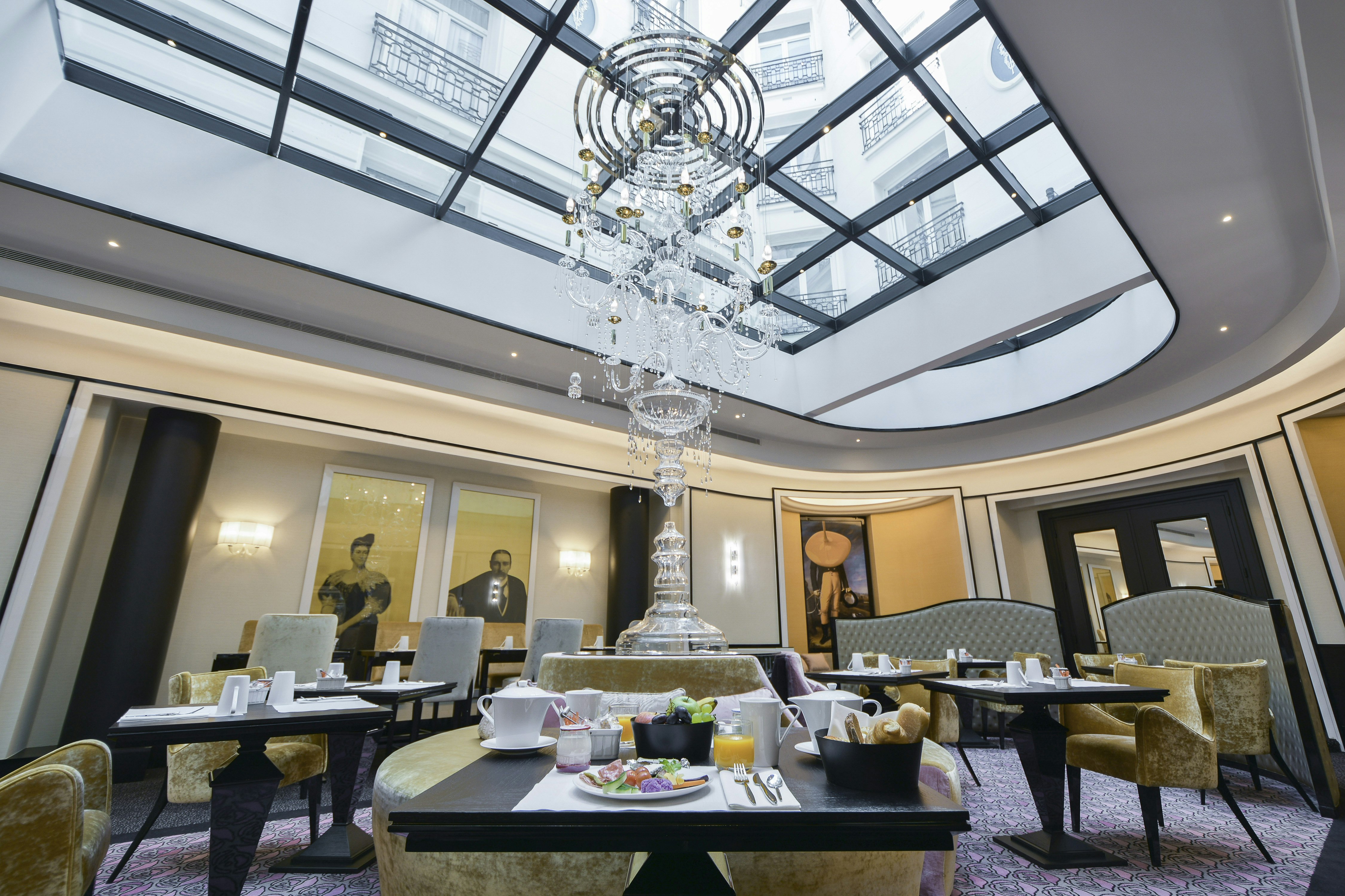 Maison Astor Paris Curio Collection By Hilton 33/43