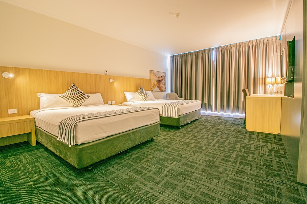 Opal Cove Resort 18/72