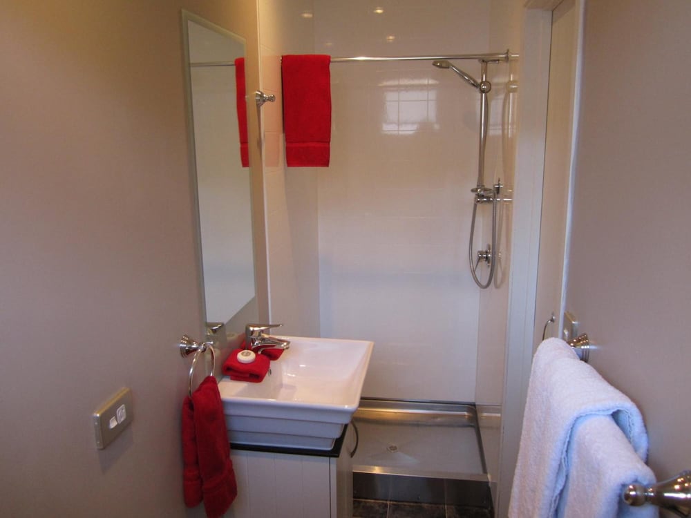 Chalet Queenstown 42/44