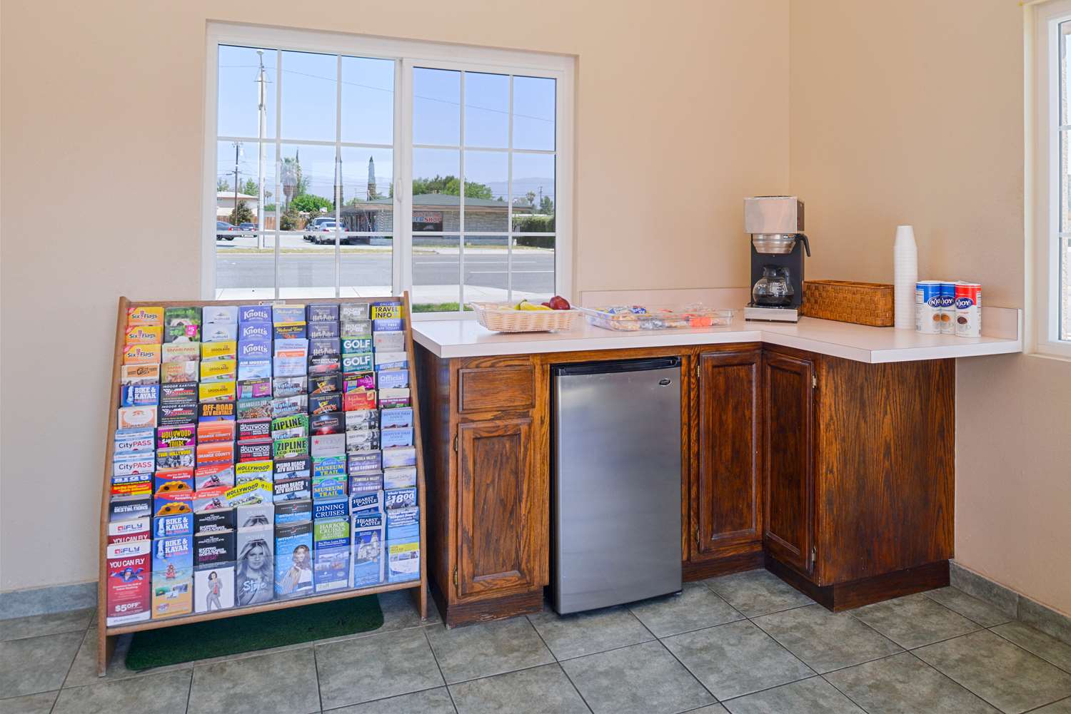 Americas Best Value Inn Rialto 5/8