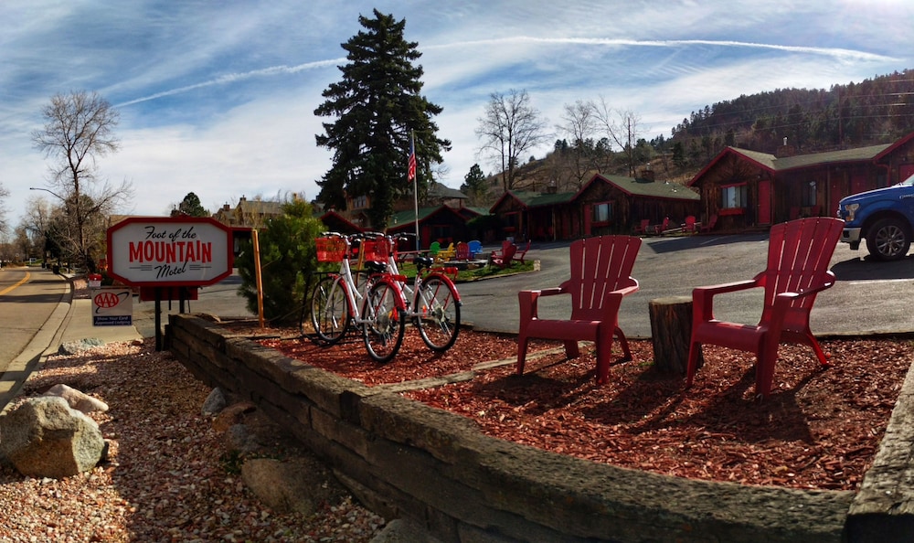 Foot of the Mountain Motel 61/71