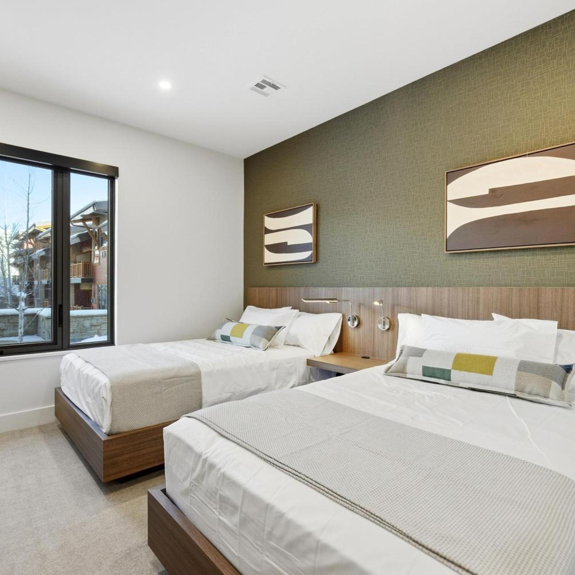 5 Bedrooms, Residence, Town House
