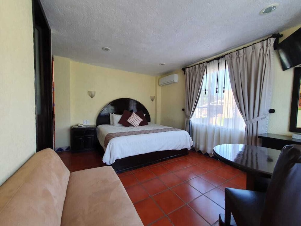 Hotel Real del Valle 5/50