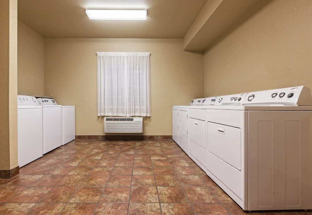 Candlewood Suites St. Robert 22/44