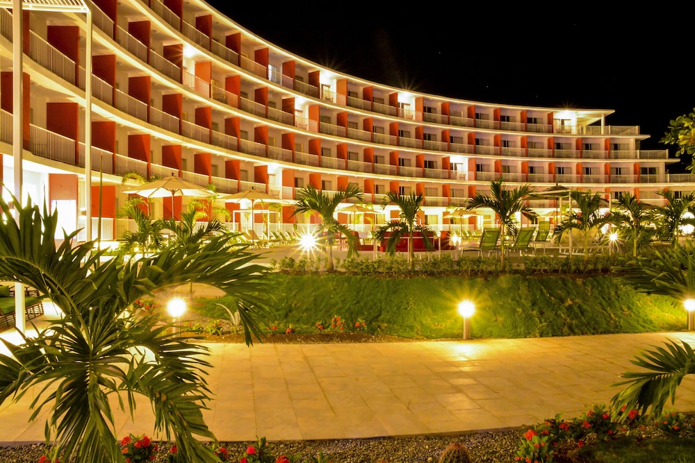Grand Decameron Cornwall Beach, A Trademark All Inclusive 4/50