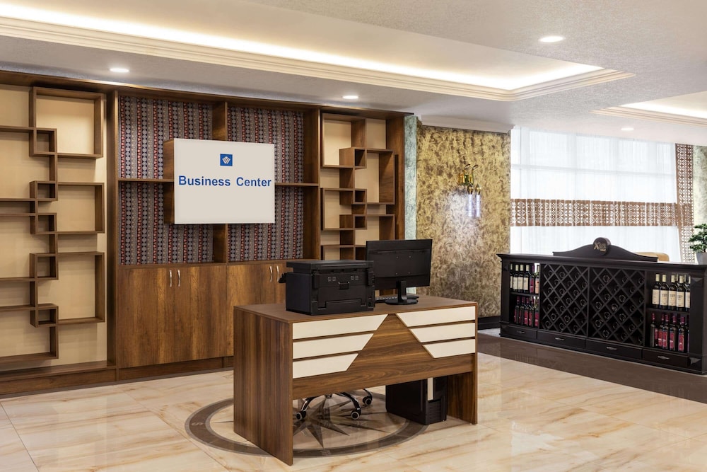 Wyndham Baku 44/50