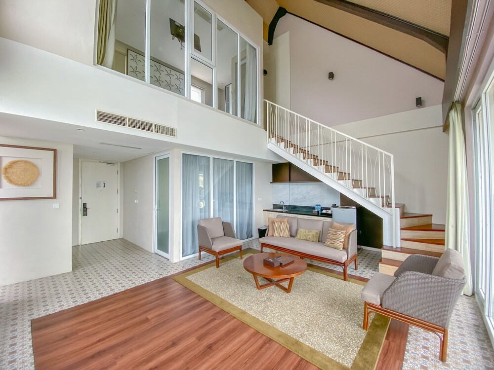 Amarta Hills Hotel And Resort 35/50