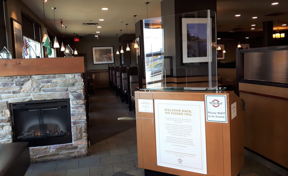 Best Western Plus Vancouver Airport Hotel 35/50
