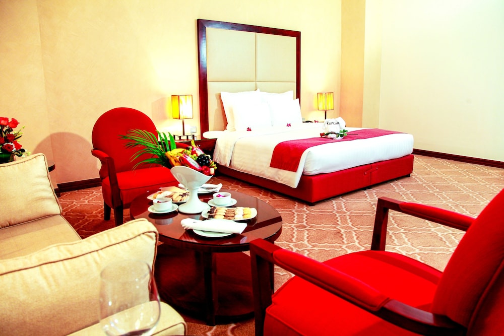Grand Regal Hotel 37/60