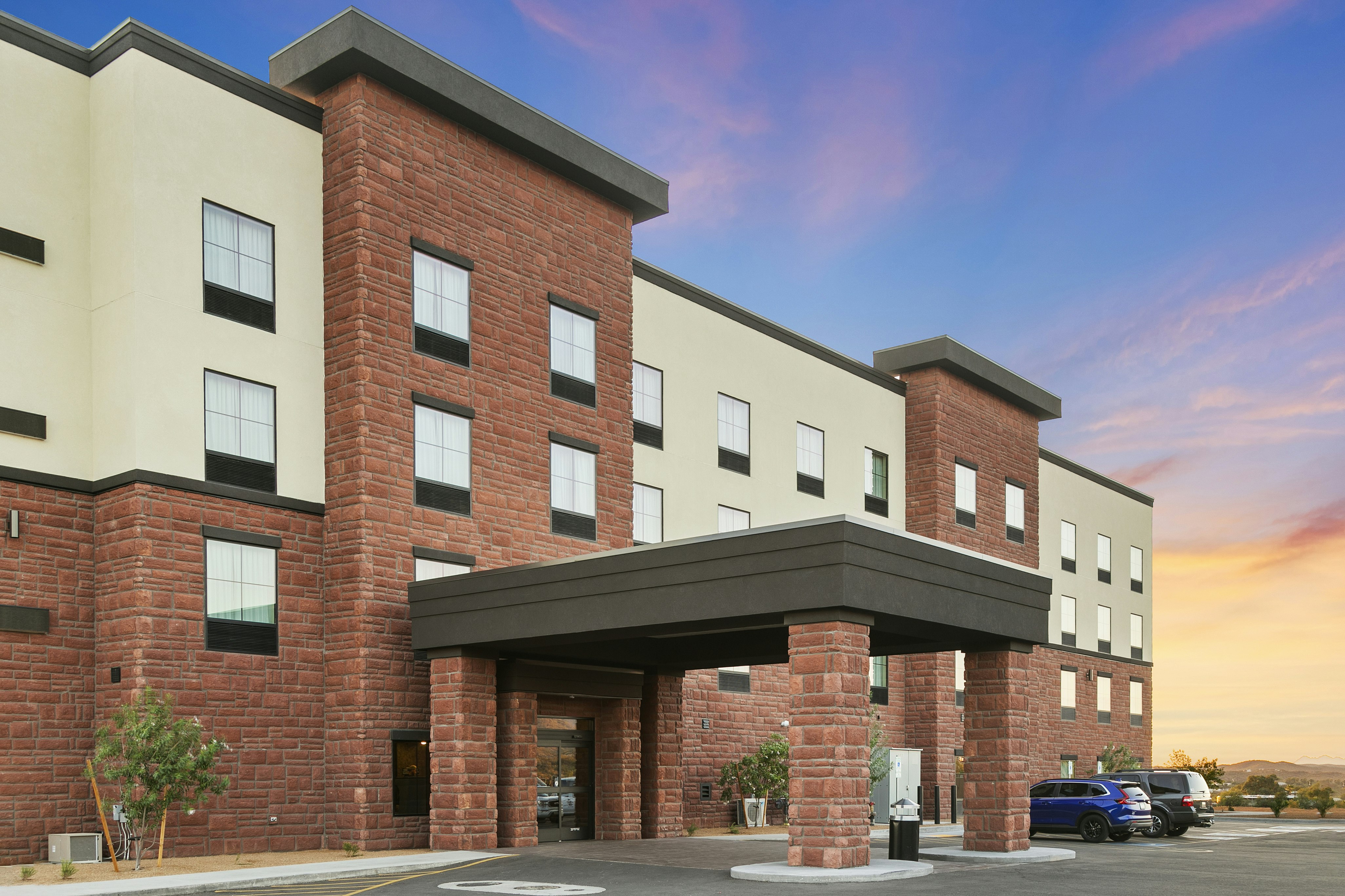 Cobblestone Hotel & Suites - Wickenburg 3/50