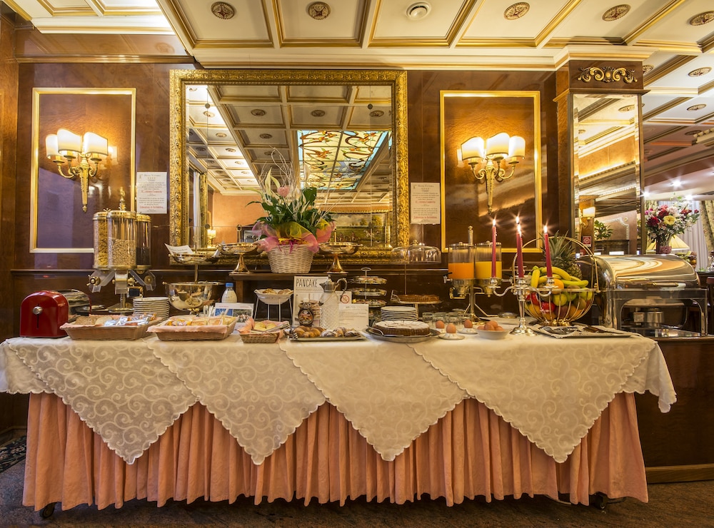 Hotel Vittoria 35/50