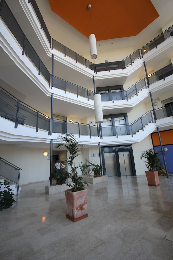 Apartamentos Vertice Sevilla Aljarafe 34/63