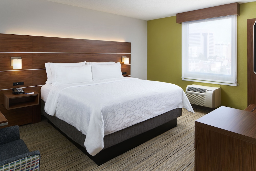 HOLIDAY INN EXPRESS RICHMOND-DOWNTOWN 12/58