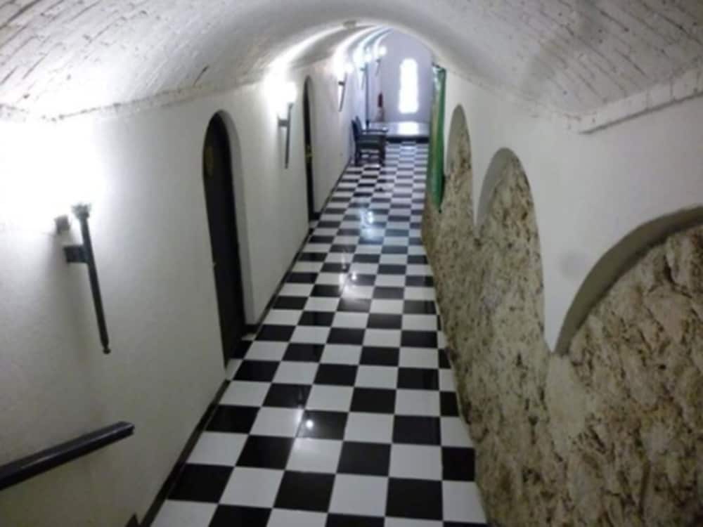 Hotel Castillo Santa Cecilia 28/70