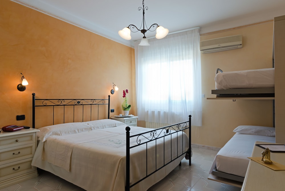 Mediterraneo Hotel 22/73