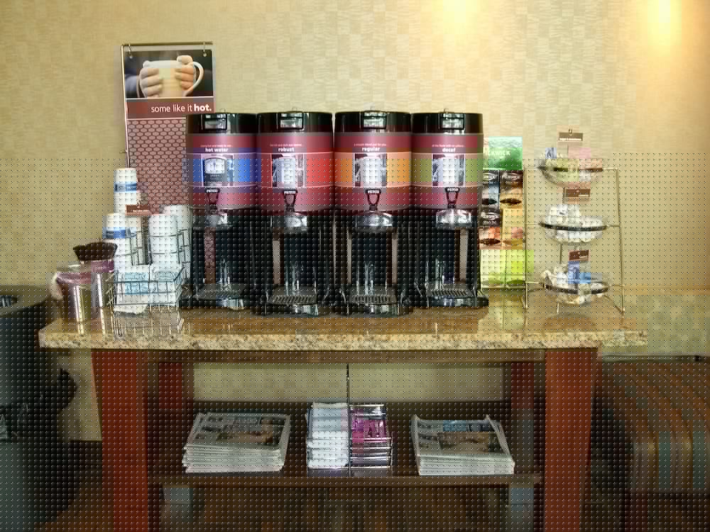 Hampton Inn & Suites Lincoln - North East I-80 68/71
