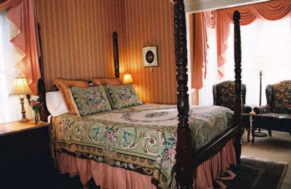 Isaiah Jones Homestead Bed & Breakfast 34/50