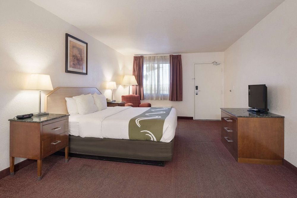Quality Inn Suites Lake Havasu City 15/55