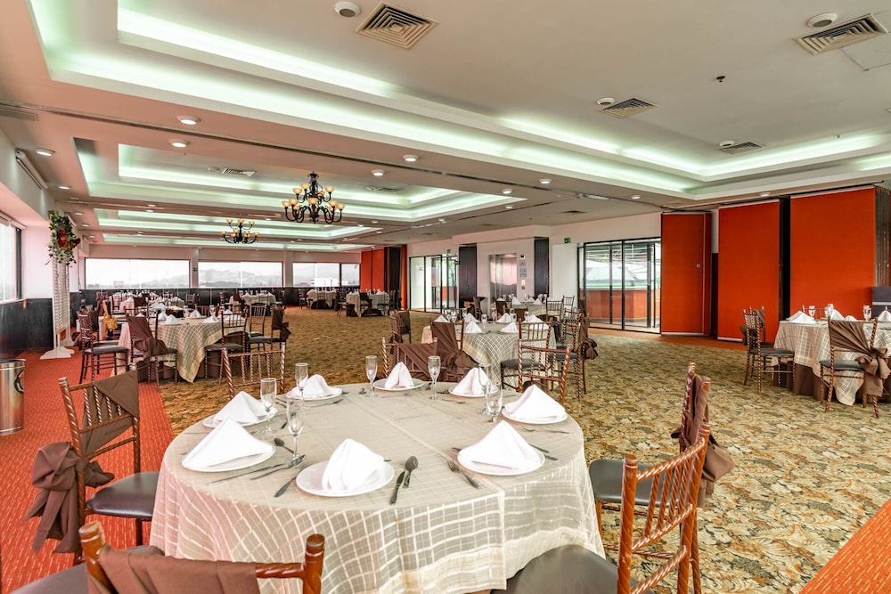 PARIS FC HOTEL 48/76
