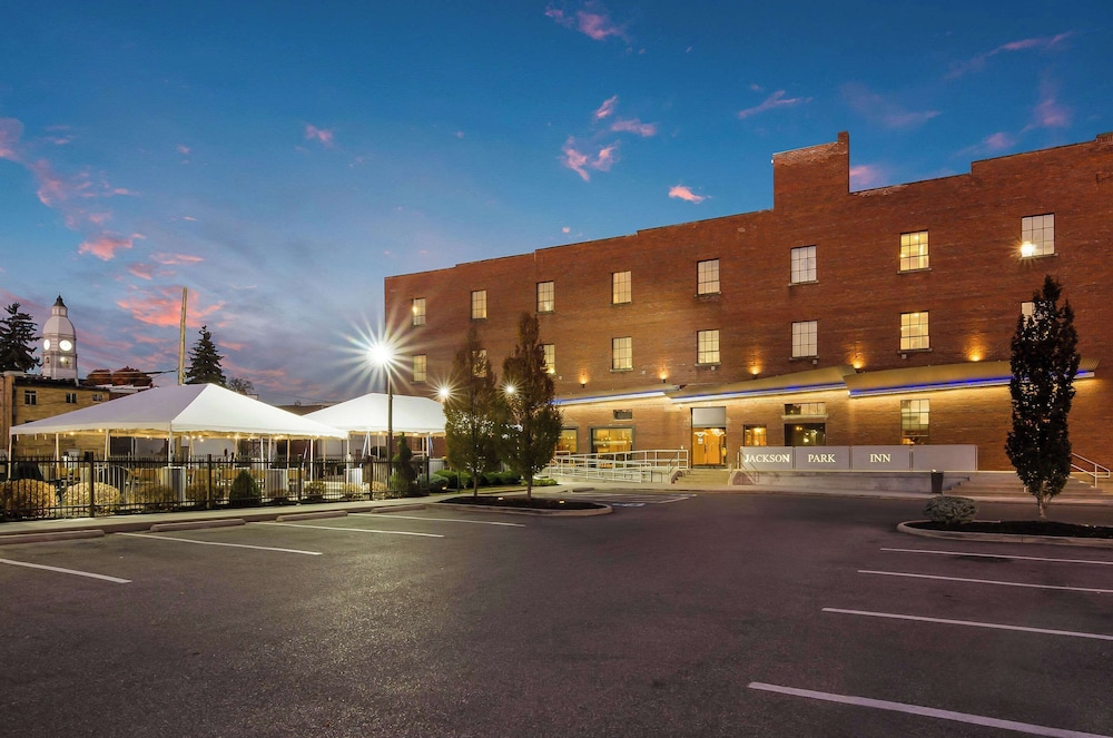 Jackson Park Inn, an Ascend Collection Hotel 45/50