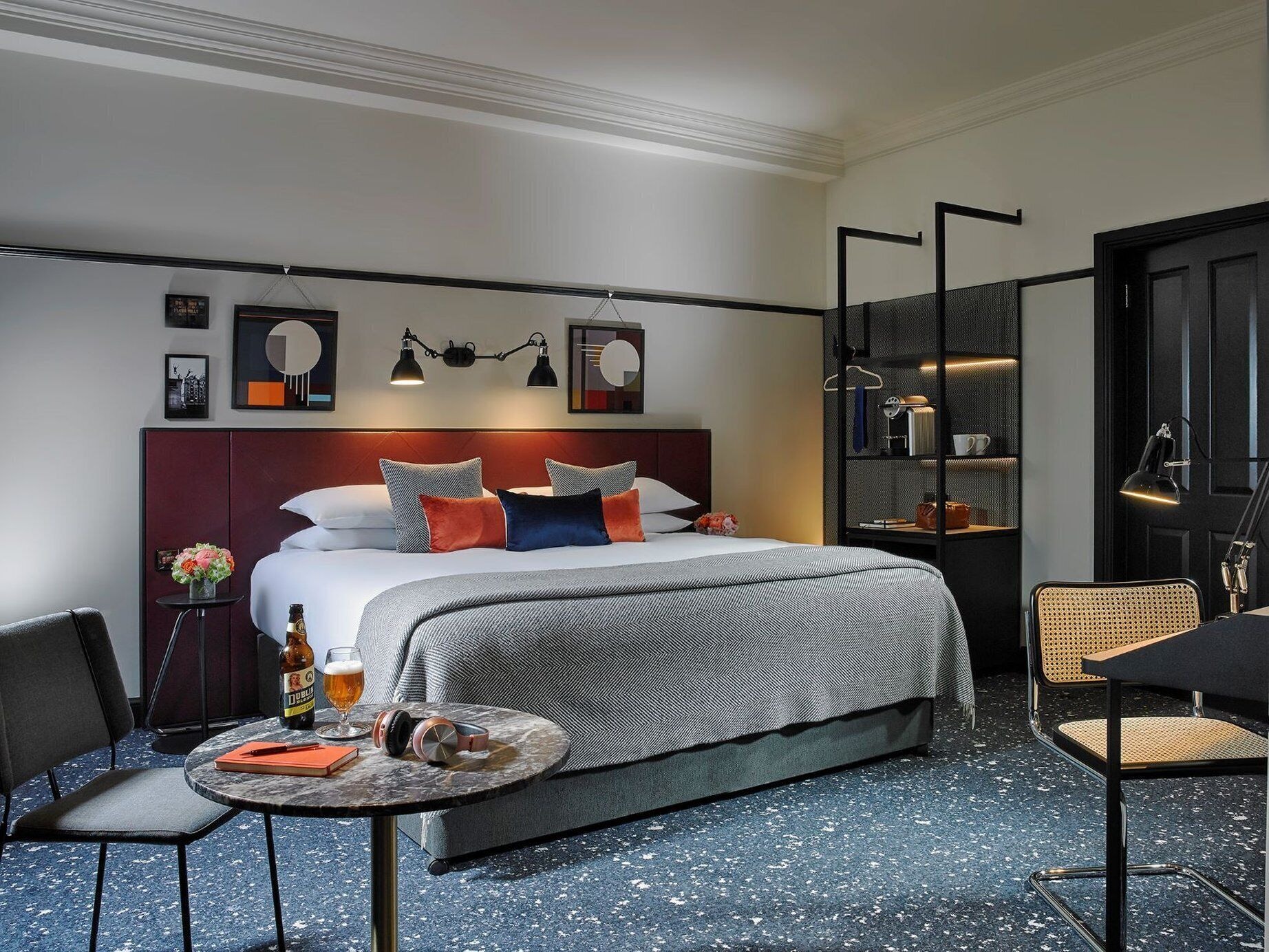 EXECUTIVE, DOUBLE BED