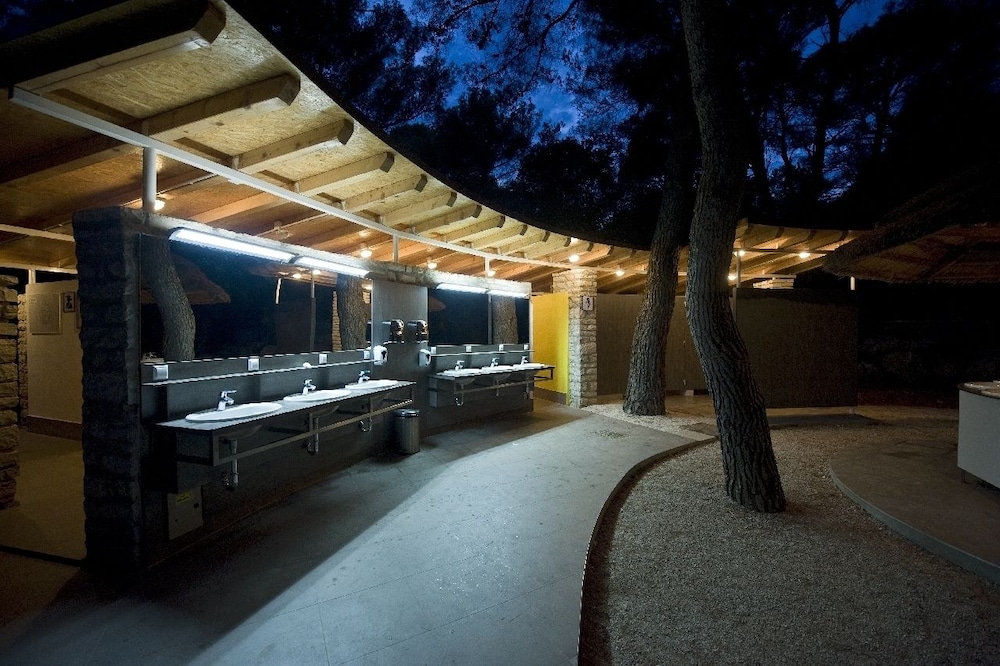 Pine Beach Pakostane 25/50