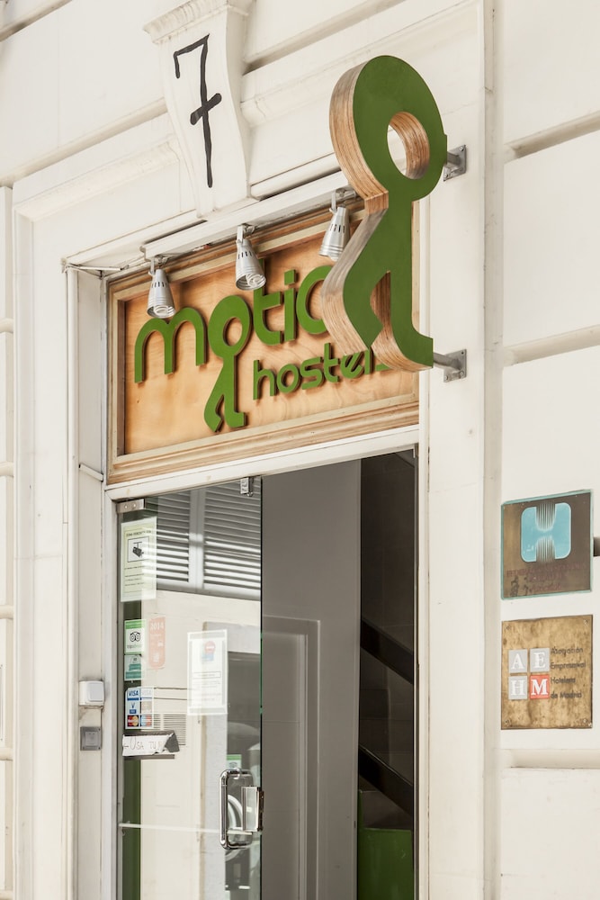 Madvibes Hostel 51/60