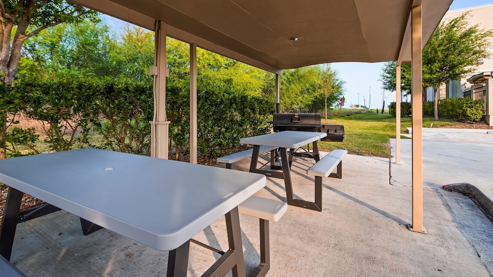 Best Western Plus Kenedy Inn 29/29