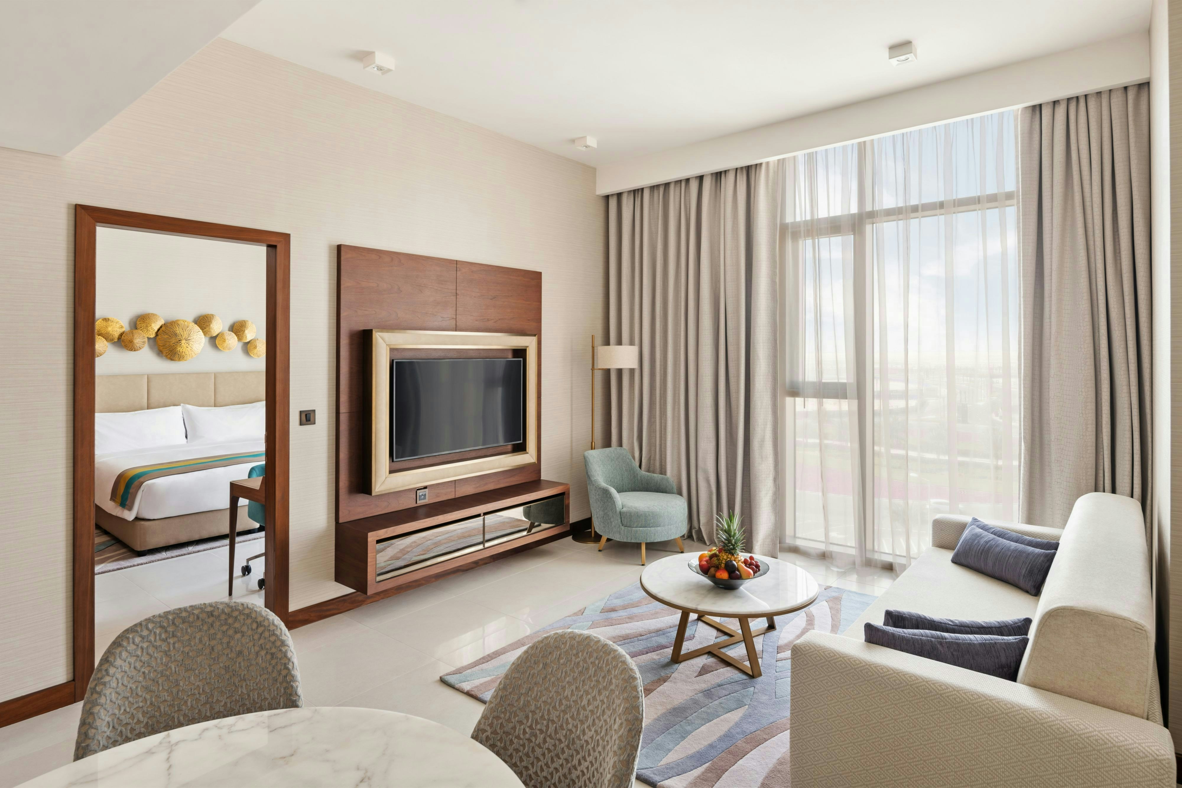 Holiday Inn Dubai Al Maktoum Airport 48/82