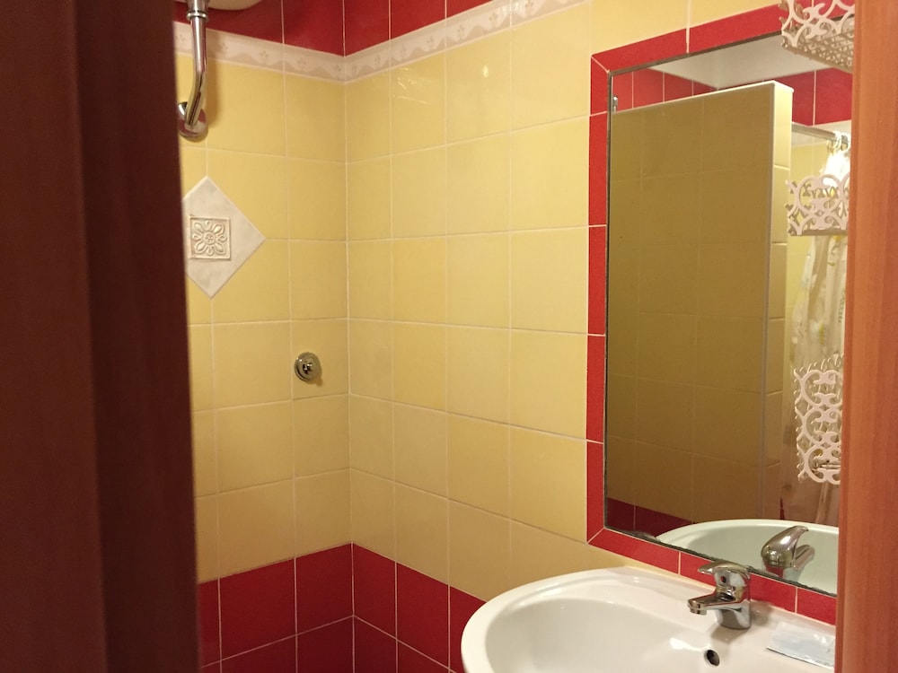 Hotel Ventura Rome 7/26