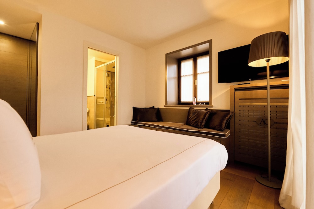 ROOM ASSIGNED ON ARRIVAL, DOUBLE BED