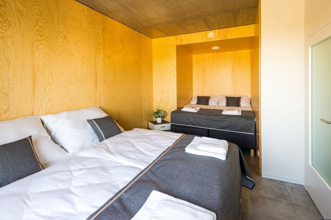 GRAND, APARTMENT, BATHTUB