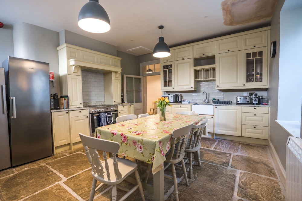 1 Elliot Terrace 41/50
