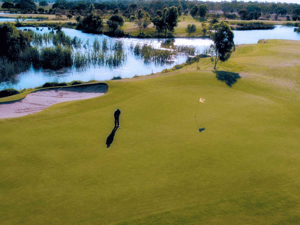 Mercure Bunbury Sanctuary Golf Resort 38/72