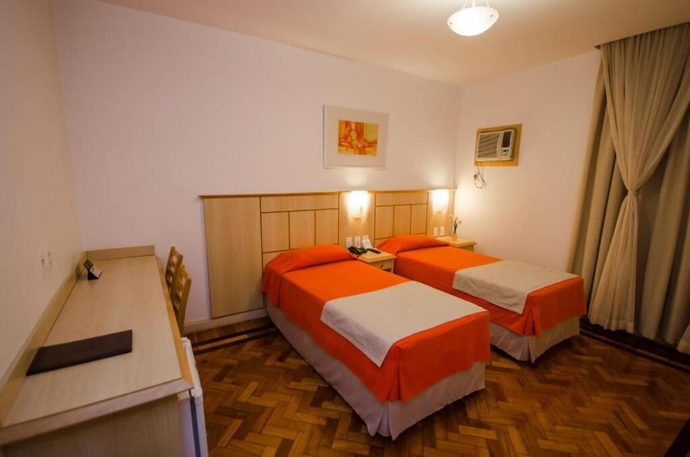 ROOM, TWIN BEDS, EXTERNAL BATHROOM