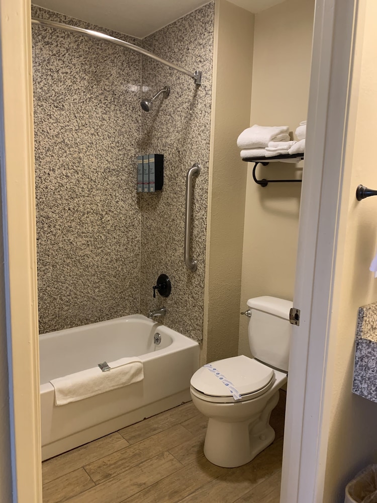 Best Western Apricot Inn 8/29