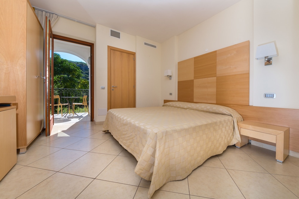 Valtur Baia del Gusmay Beach Resort 6/50