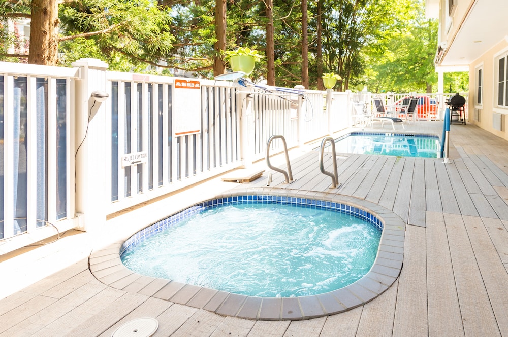 Canalside Inn 43/50
