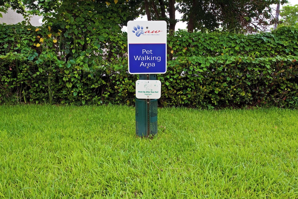 Candlewood Suites Ft. Lauderdale Airport Cruise 56/62