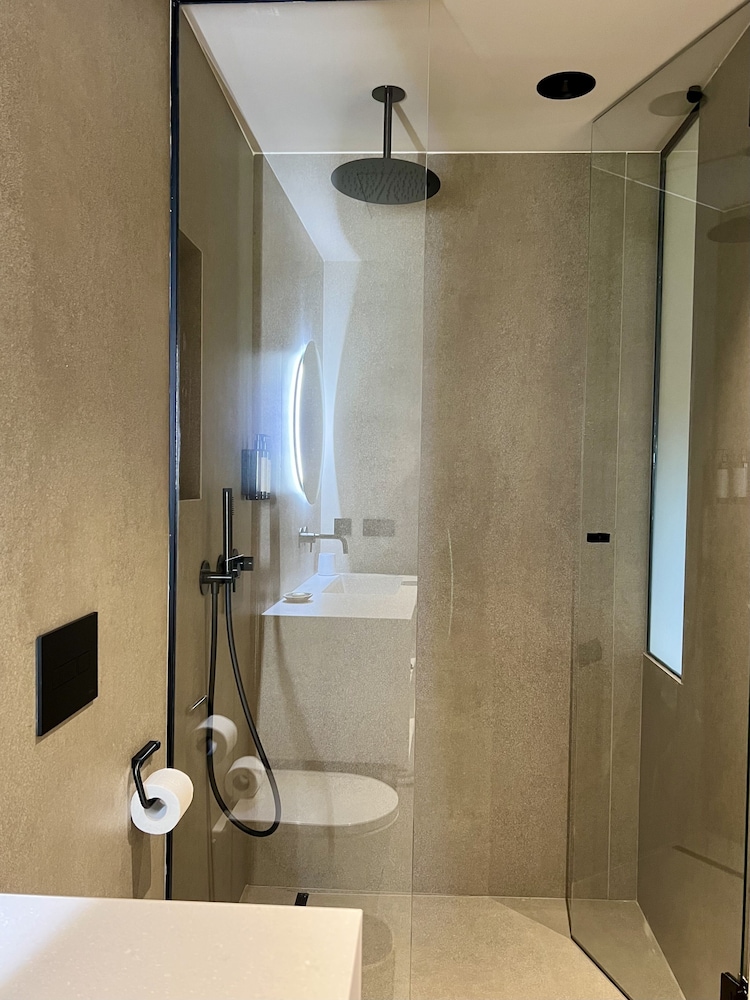 شقة بريستيج بسرير كوين وسريرين منفصلين بإطلالة على البحر، Villa Santa Giulia Palace 8/10