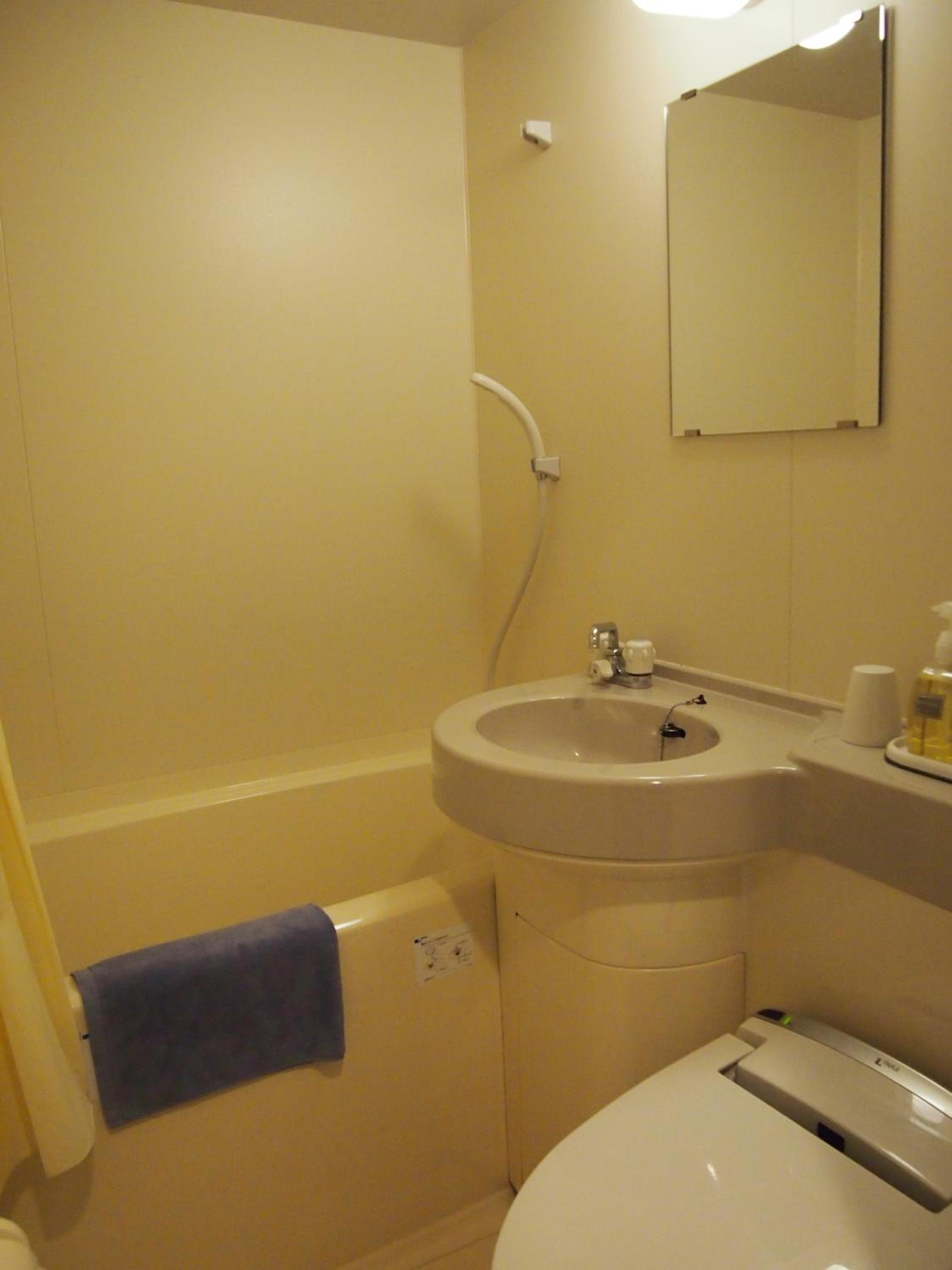 Japanese, Twin Beds, South Tower