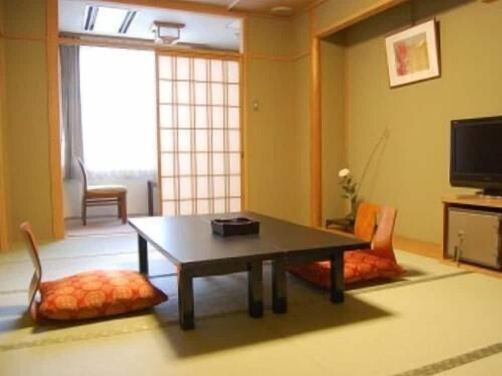 JAPANESE, TATAMI