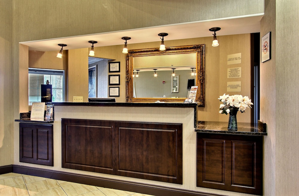 Magnolia Inn Suites 2/50