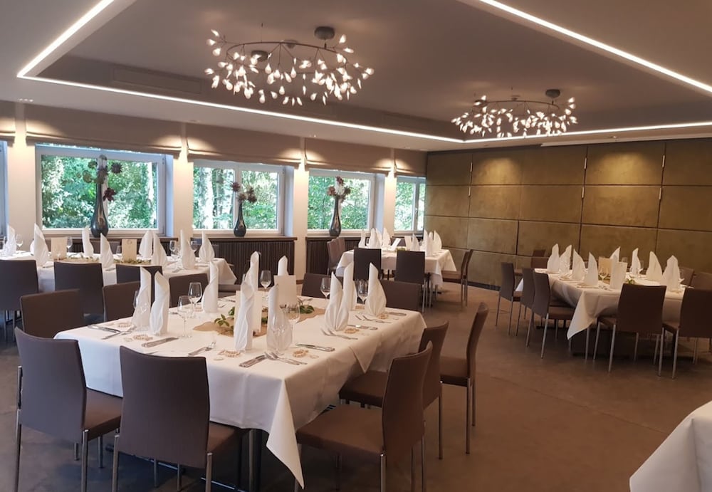 Parkhotel Schmid 44/63
